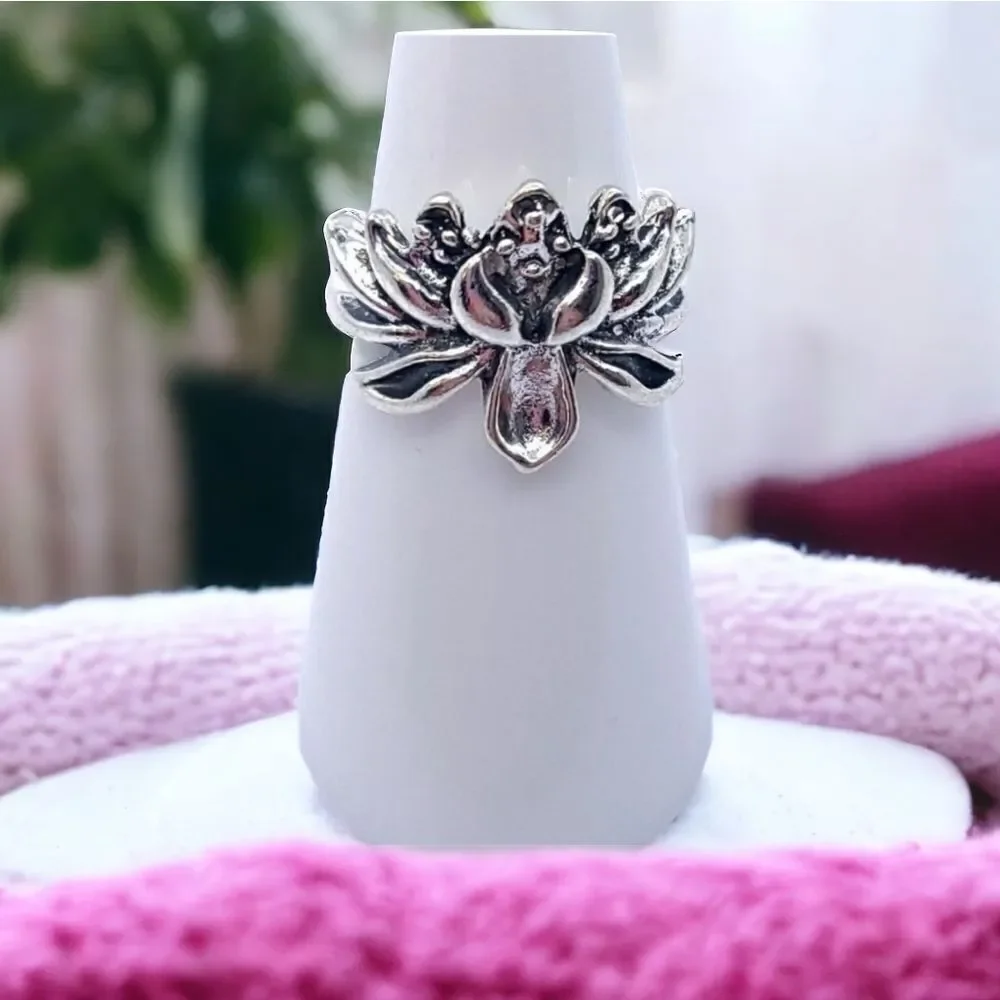 Antique Silver Lotus Flower Ring Boho Western Floral Statement Size 5 Pinky Ring